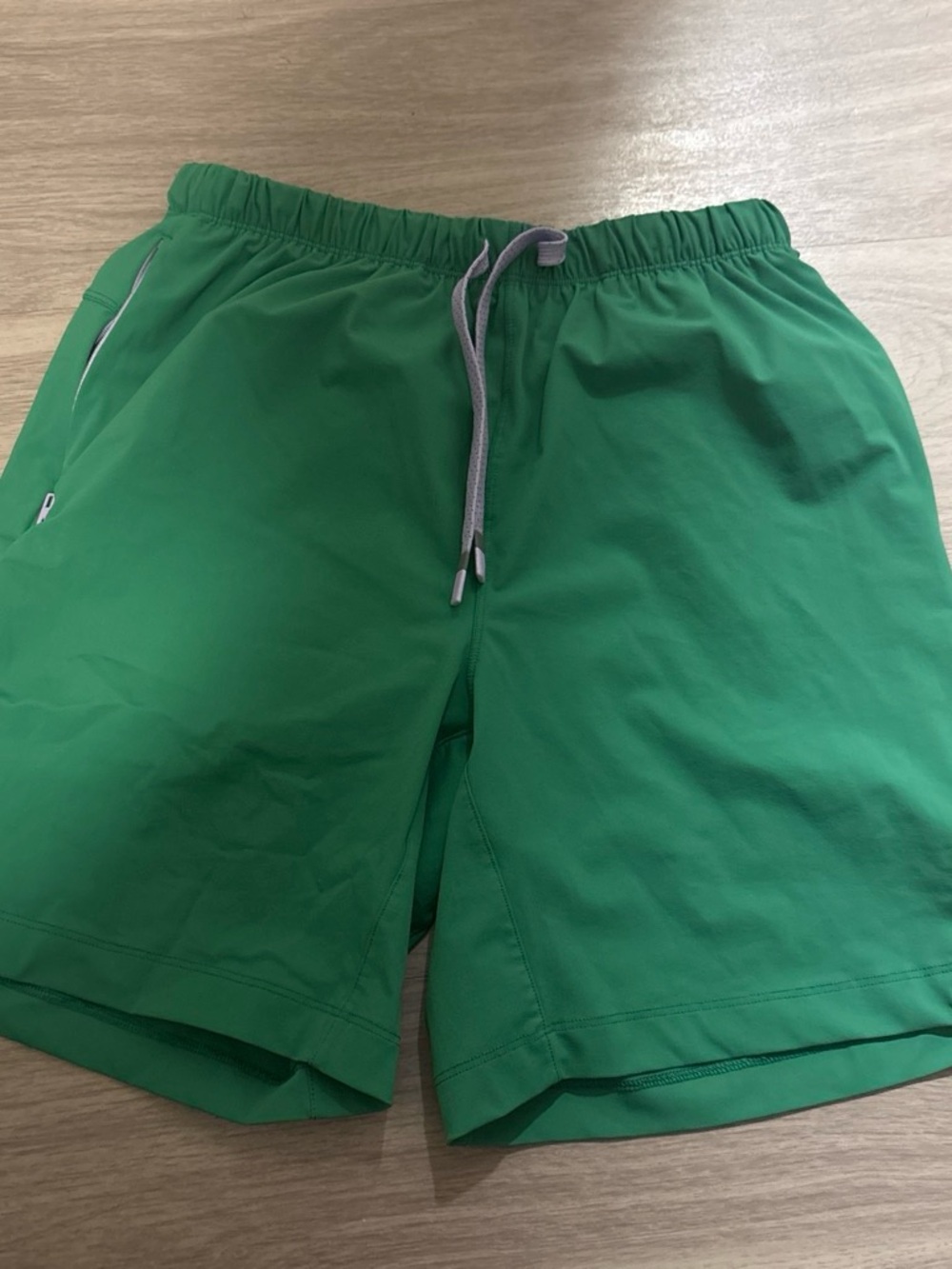 Fabletics Men's Solid Green Athletic Shorts with Drawstring
